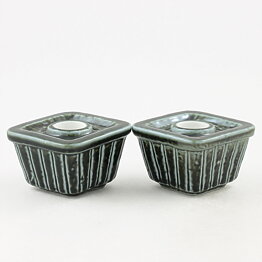 Gunnar Nylund (Farina 1954) Two Green Candleholders with Abstract Relief 8 cm