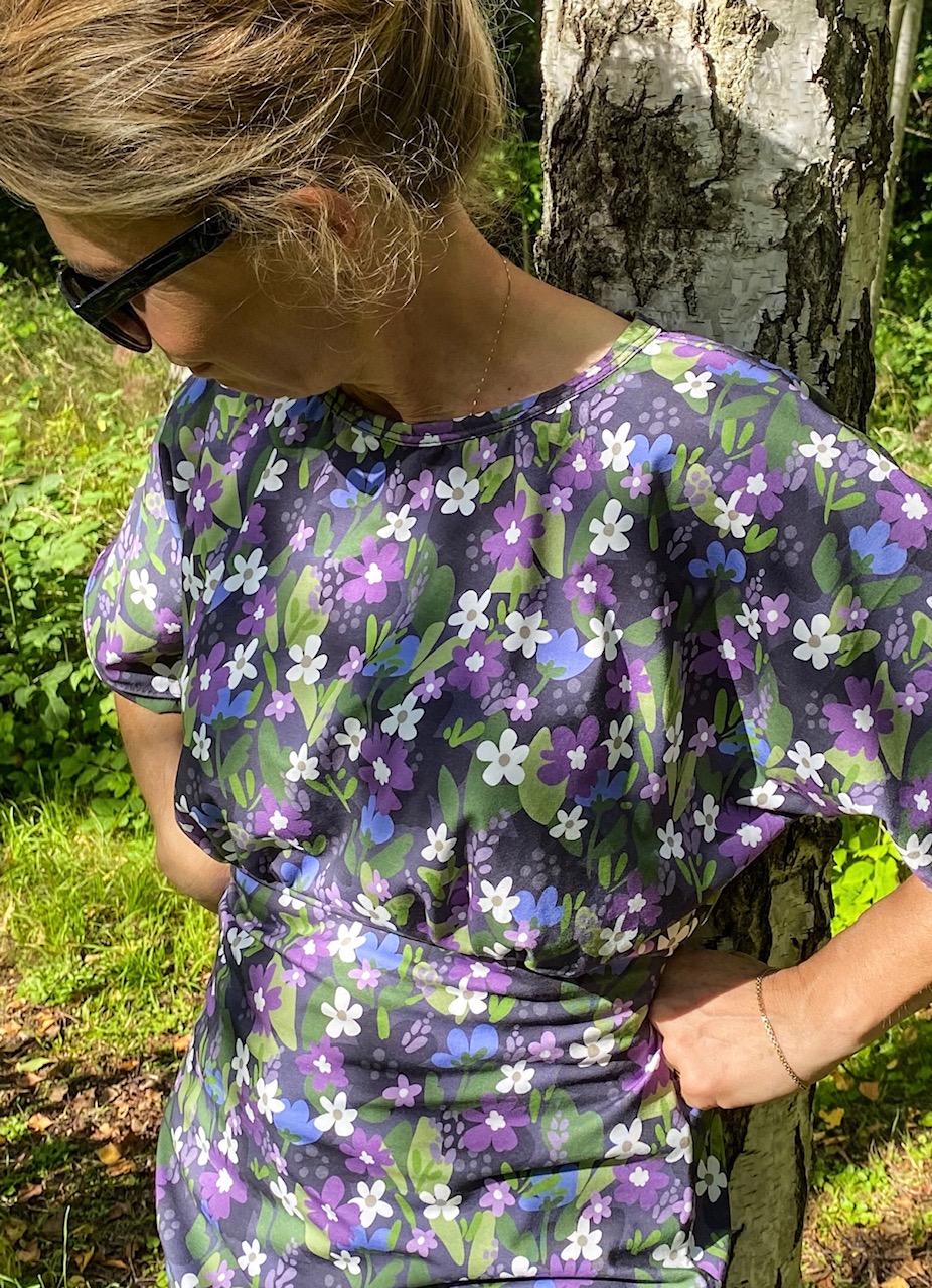  SLUTSÅLT! Jerseytyg ekologisk bomull,  "JENNY GOES PLUM" - 8