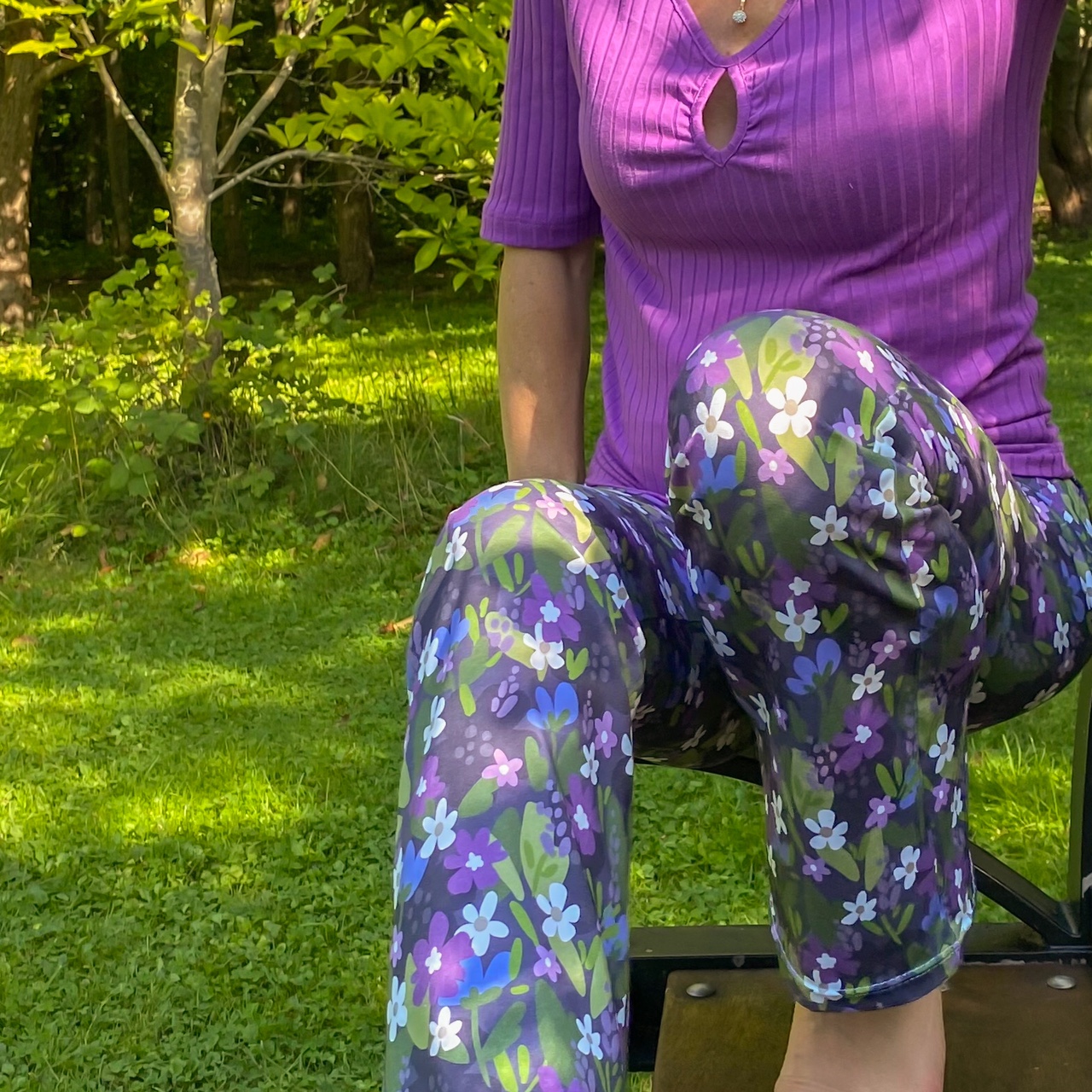  SLUTSÅLT! Jerseytyg ekologisk bomull,  "JENNY GOES PLUM" - 2