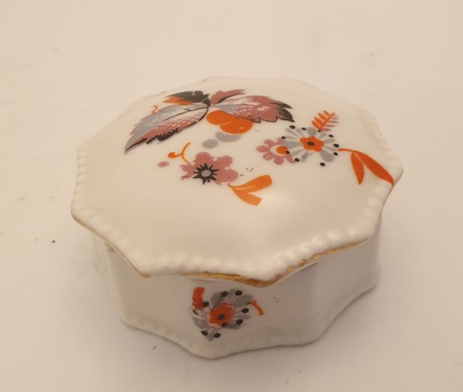 Porcelain box with lid 1920s