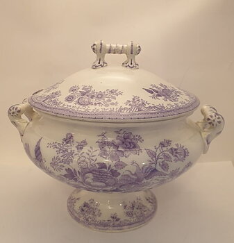 Asiatic Pheasants purple tureen with lid