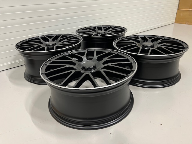 20" C63 style Satin black/polished 5x112 - 4
