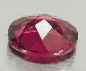 Impresionante piedra preciosa de granate rodolita natural de talla ovalada de 1,56 ct - 2