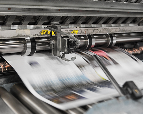 Digital Publishing vs. Print: Analyzing the Pros and Cons in the Modern Age
