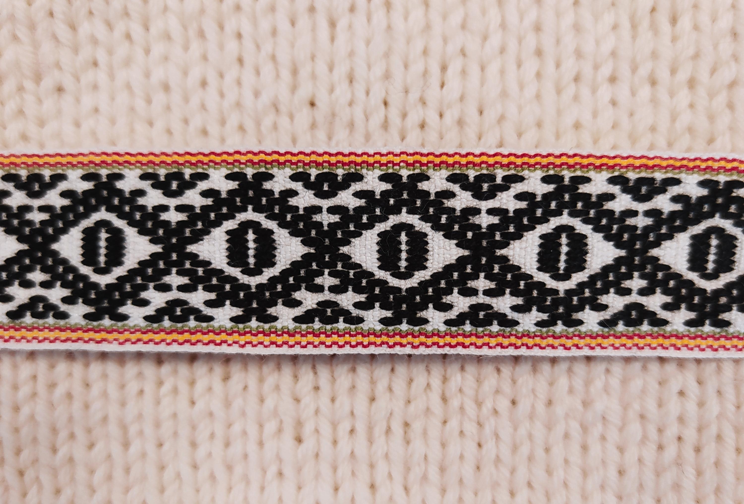 Broderat band gräddvit-svart