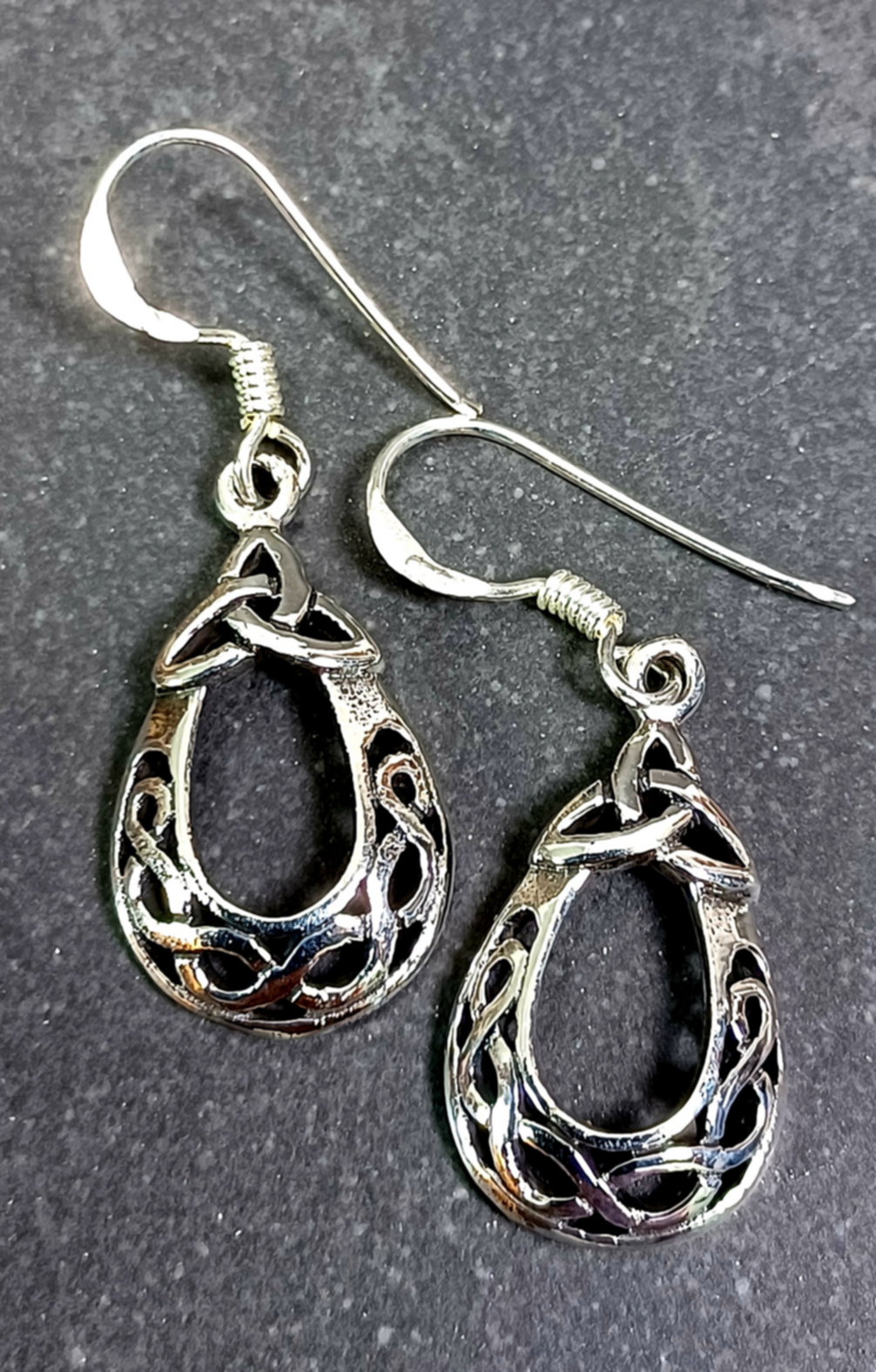Triquetra / Keltisk Väv - Droppe - Örhängen i Silver 