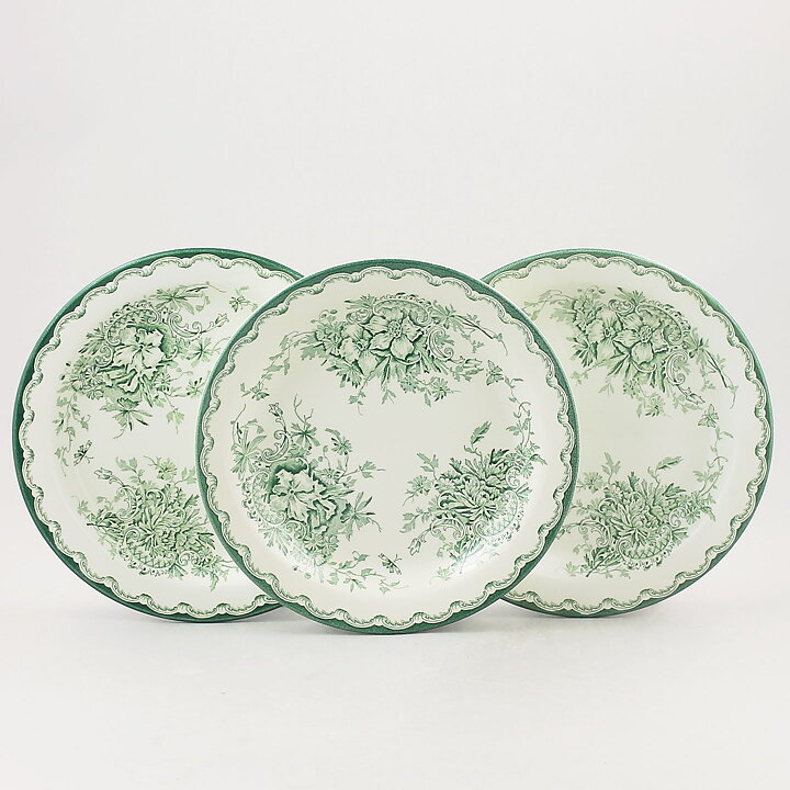 Carl-Harry Stålhane (Gröna Anna 1966) Three Plates with Green Flower Decor 18 cm