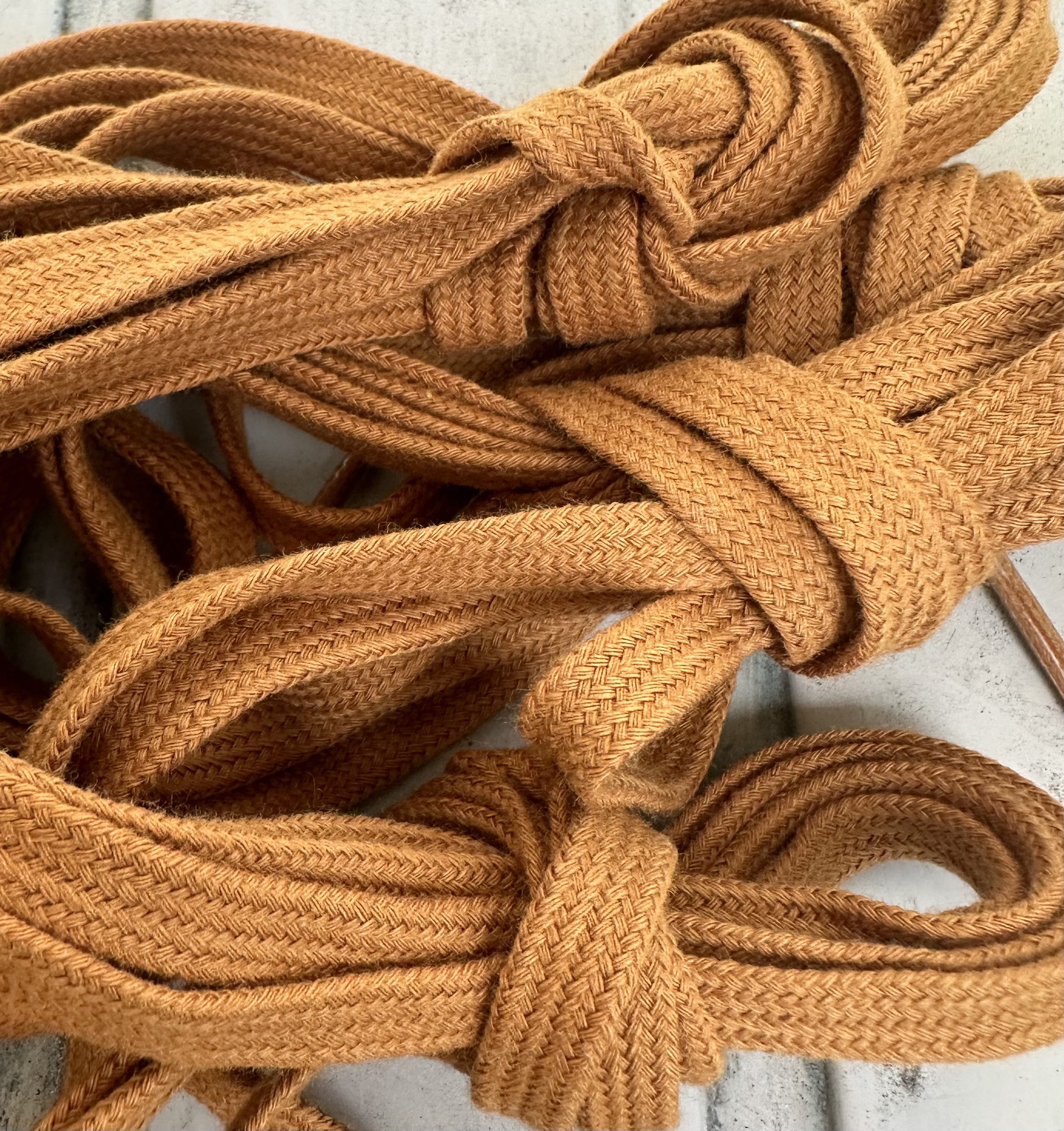 Skosnören 110  cm, senapsgul