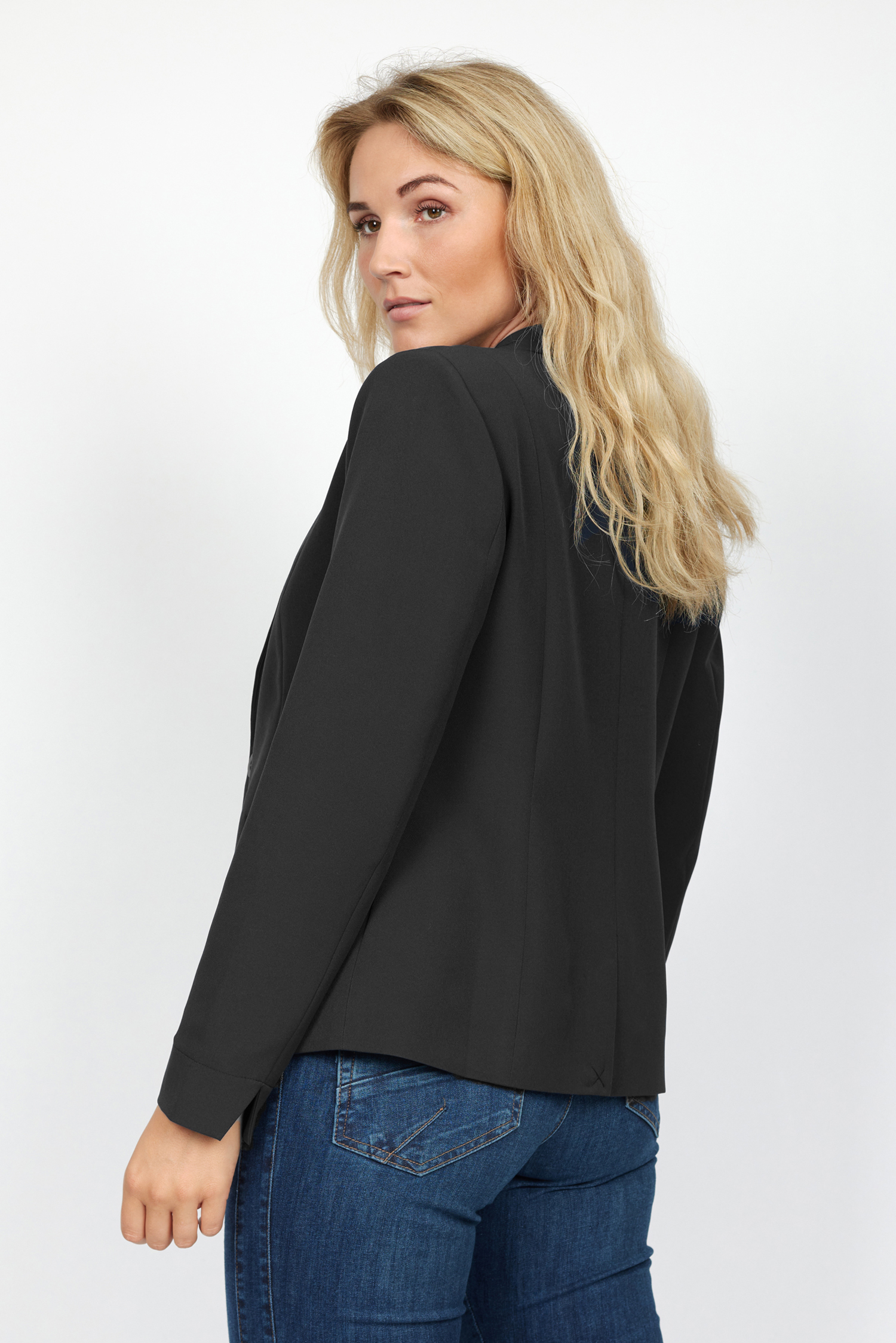 Illie Blazer - 2-Biz