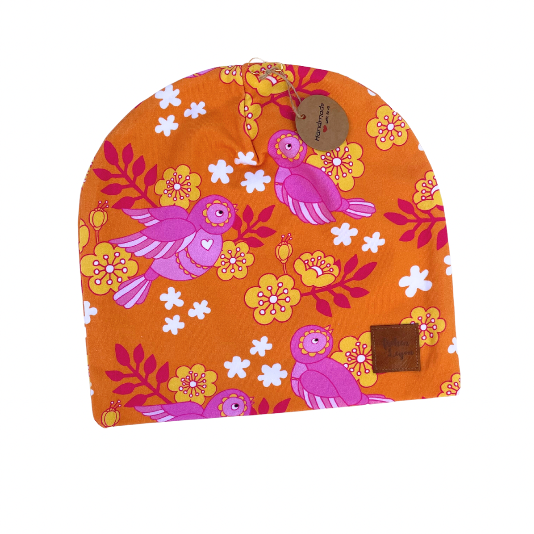 Trikåmössa ”Love birds” orange stl. 48  ca1-15 år