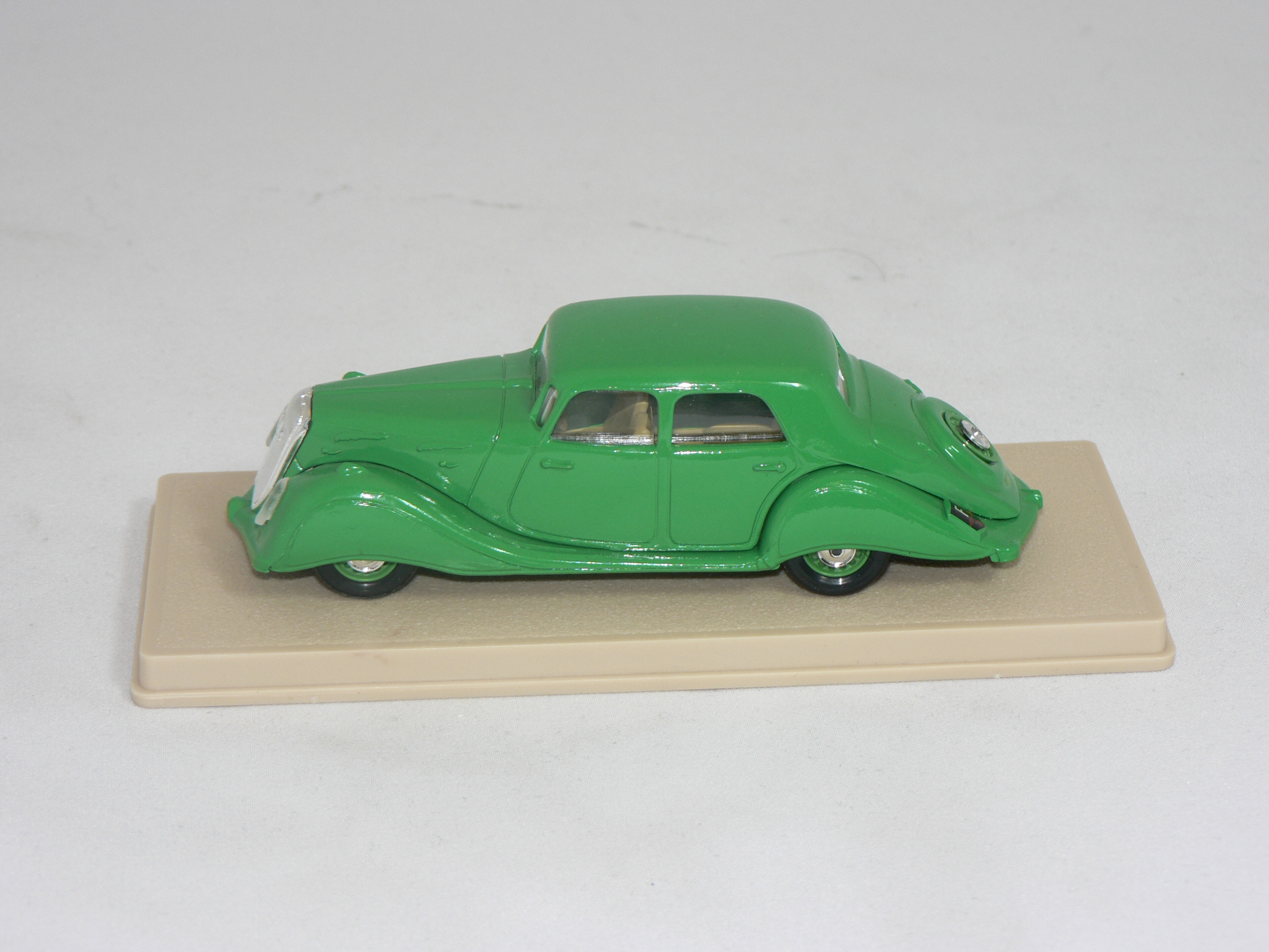 Panhard Dynamic Berline  1937   1:43  Eligor - 3
