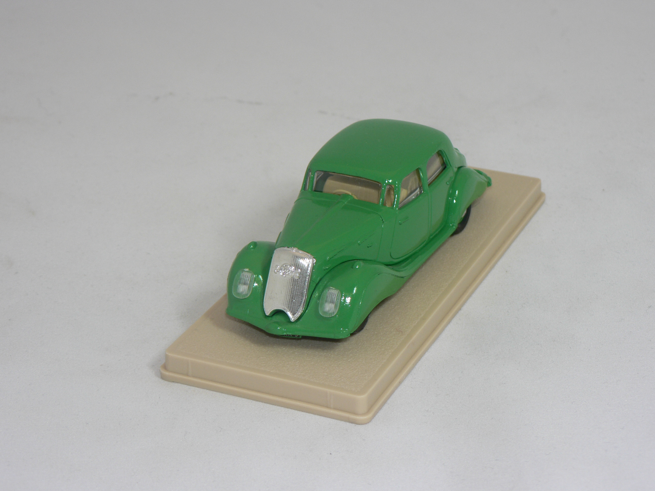 Panhard Dynamic Berline  1937   1:43  Eligor