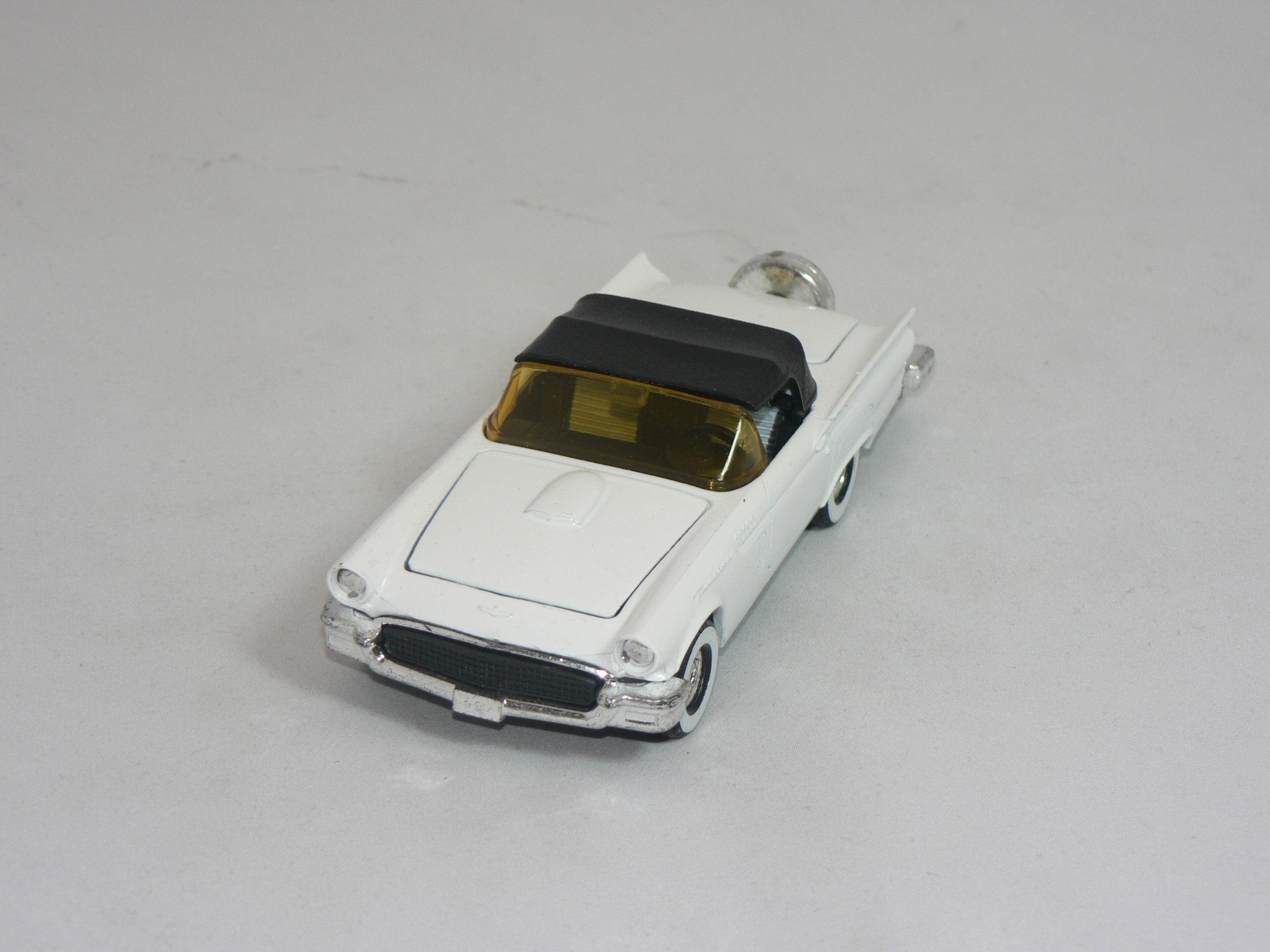 Ford Thunderbird   1957  1:32   Corgi