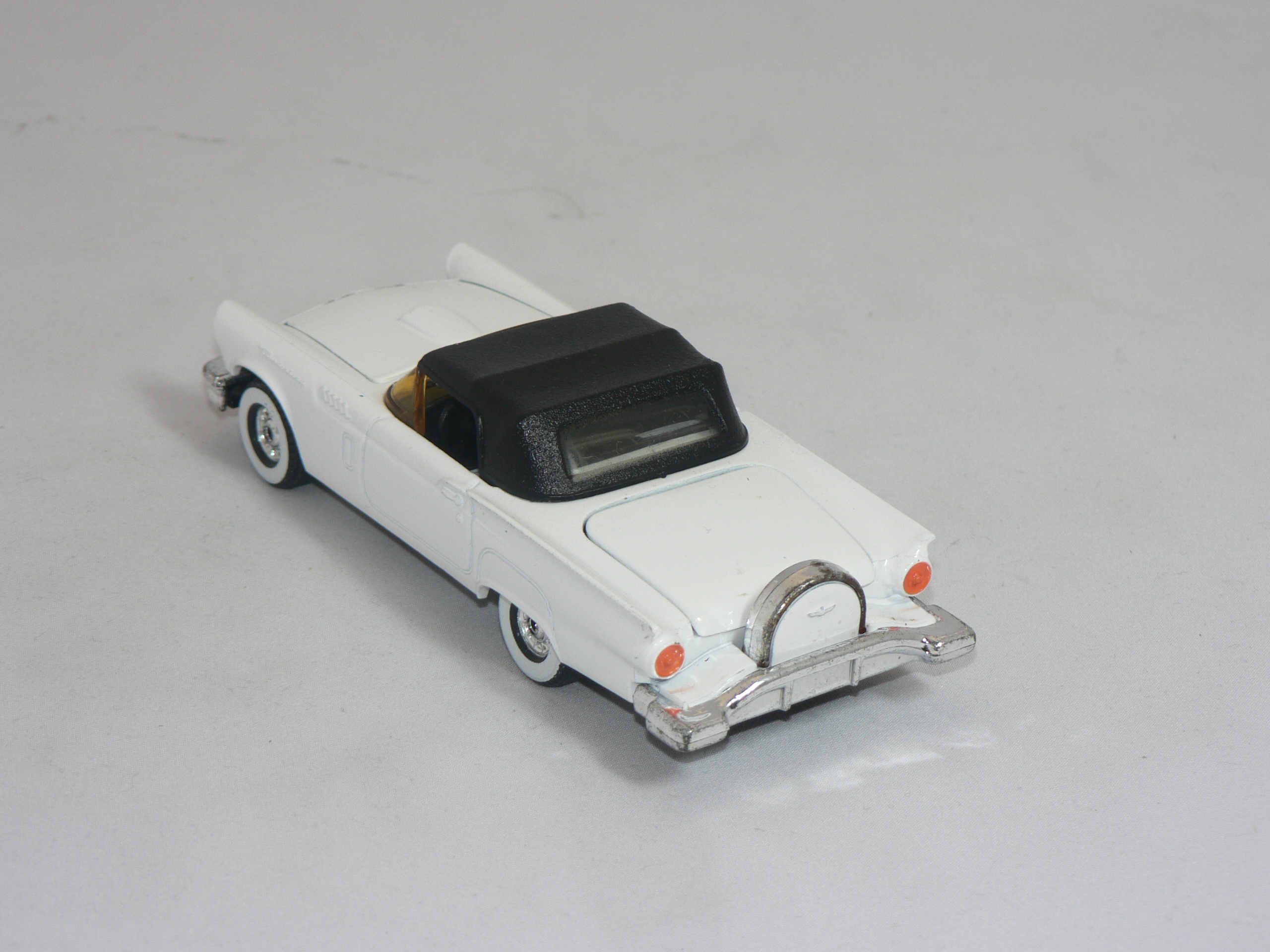 Ford Thunderbird   1957  1:32   Corgi - 2