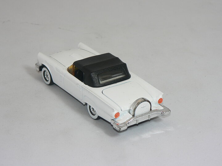 Ford Thunderbird   1957  1:32   Corgi