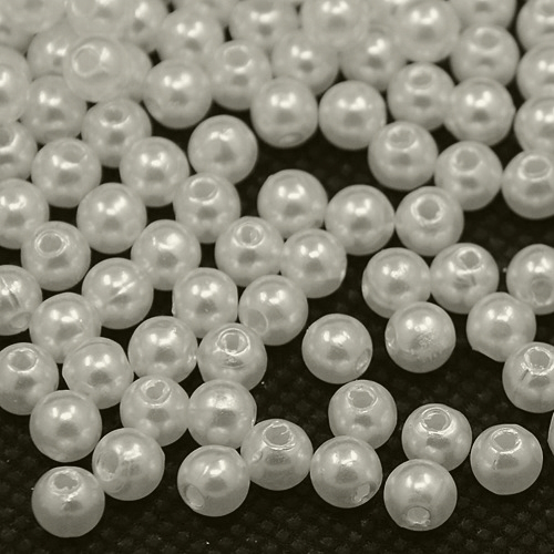 Akrylpärlor 6mm cremevita
