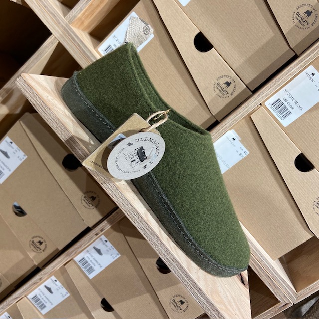 Wollslipper Selma Olivgrün von Shepherd - 3