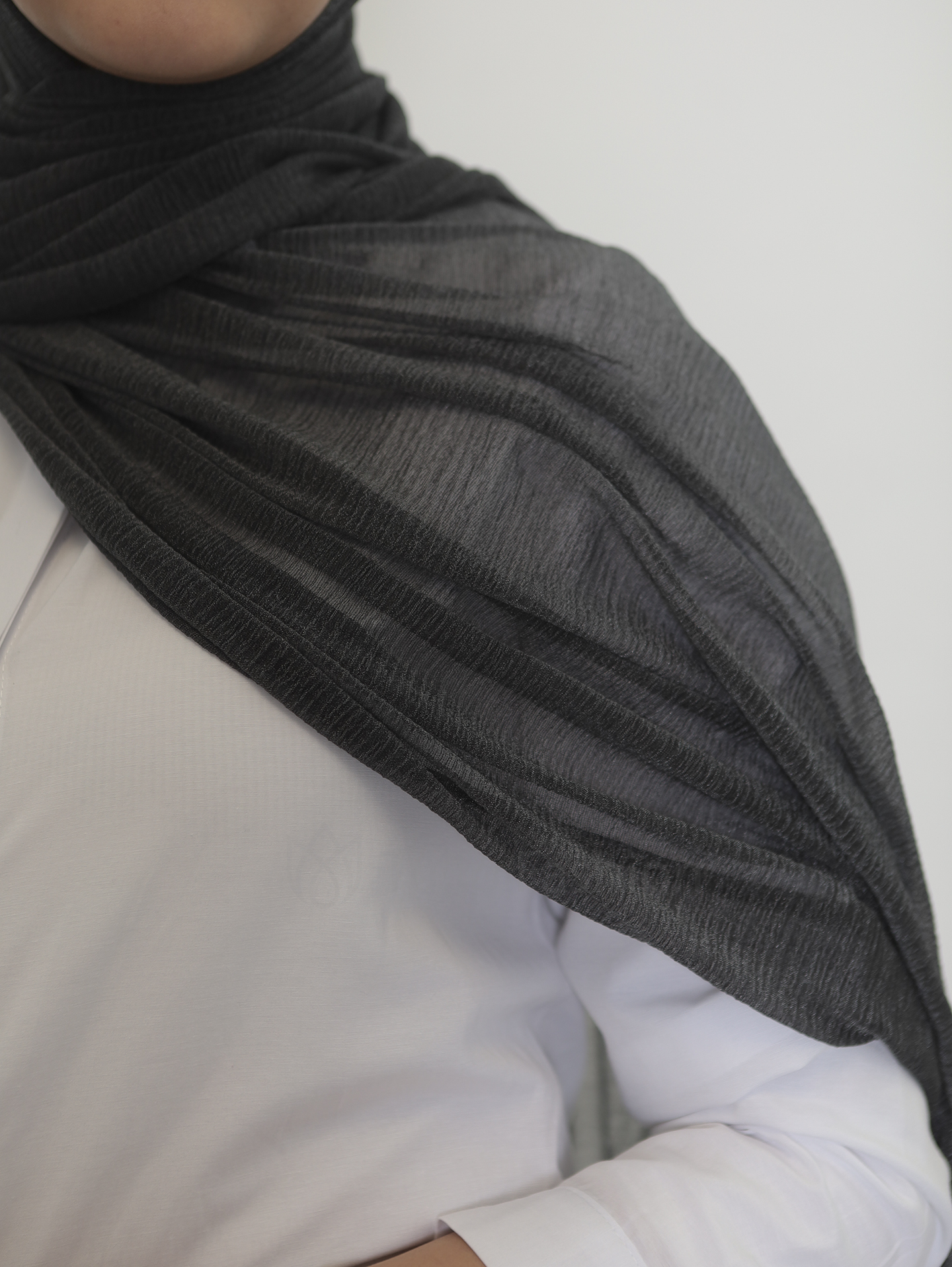 Hijab - Shiny Crinkle - Dark Gray - 3