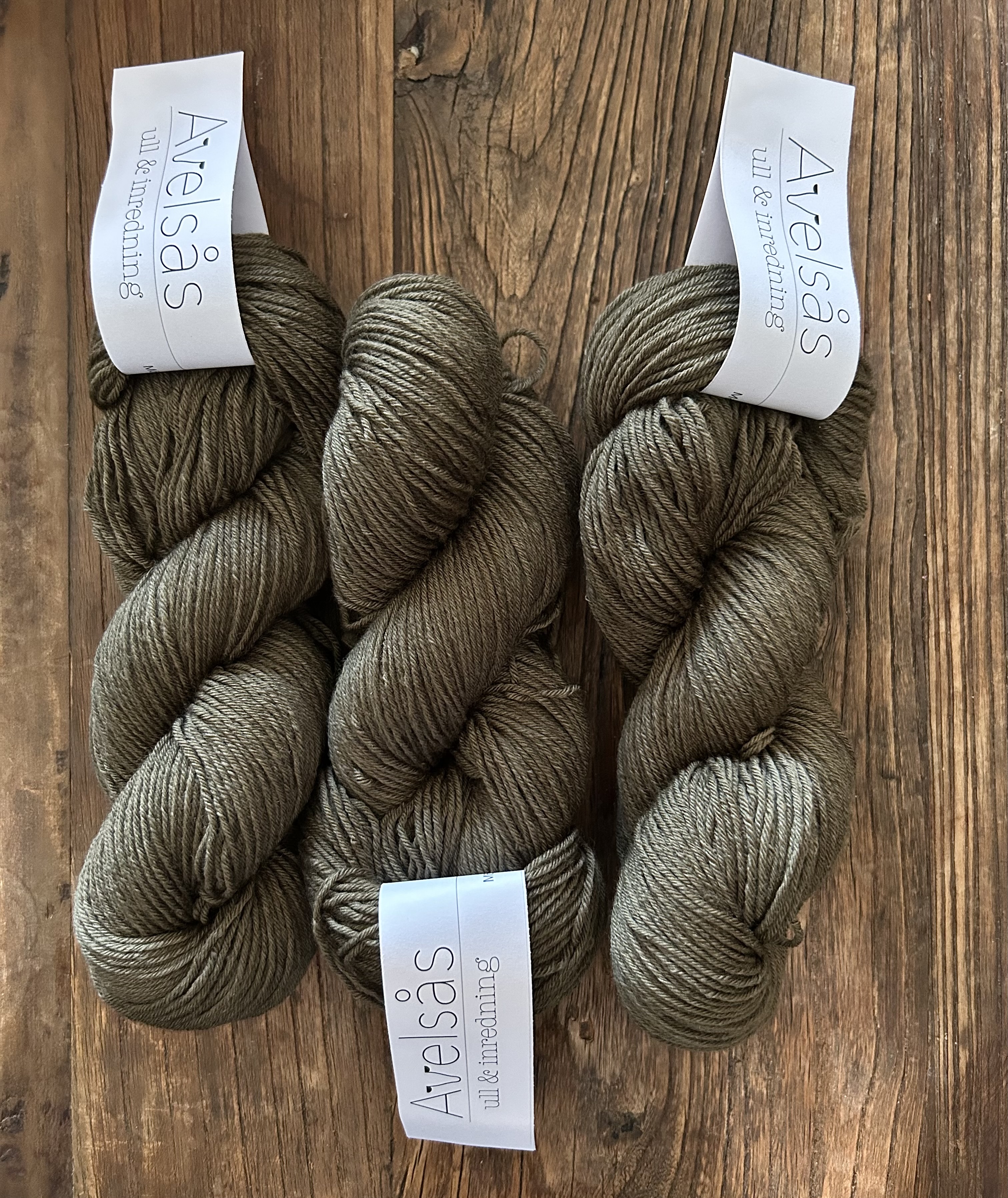 Merino yarn Dark misty brown