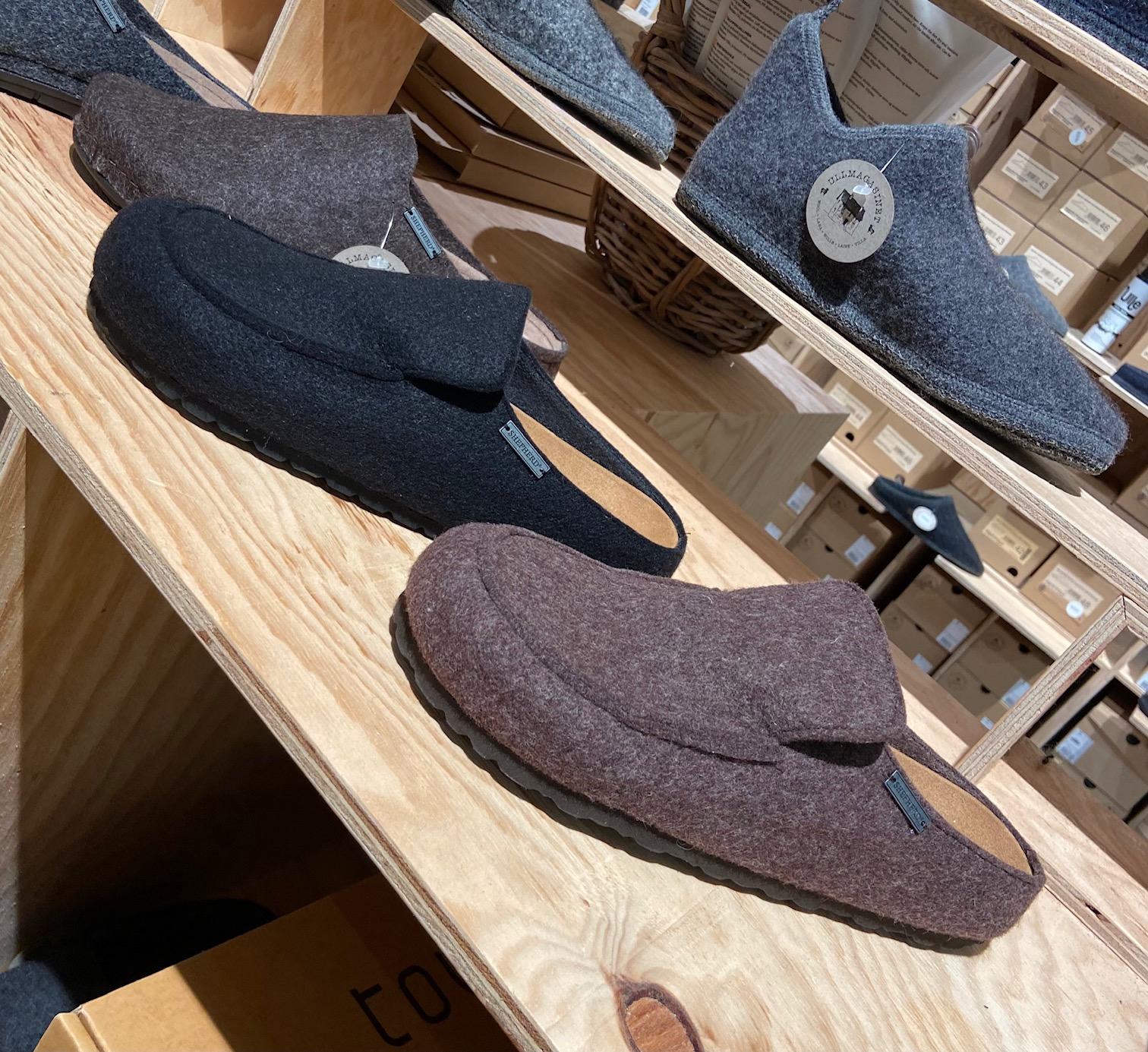 Wollslipper Pedro in Braun von Shepherd - 6