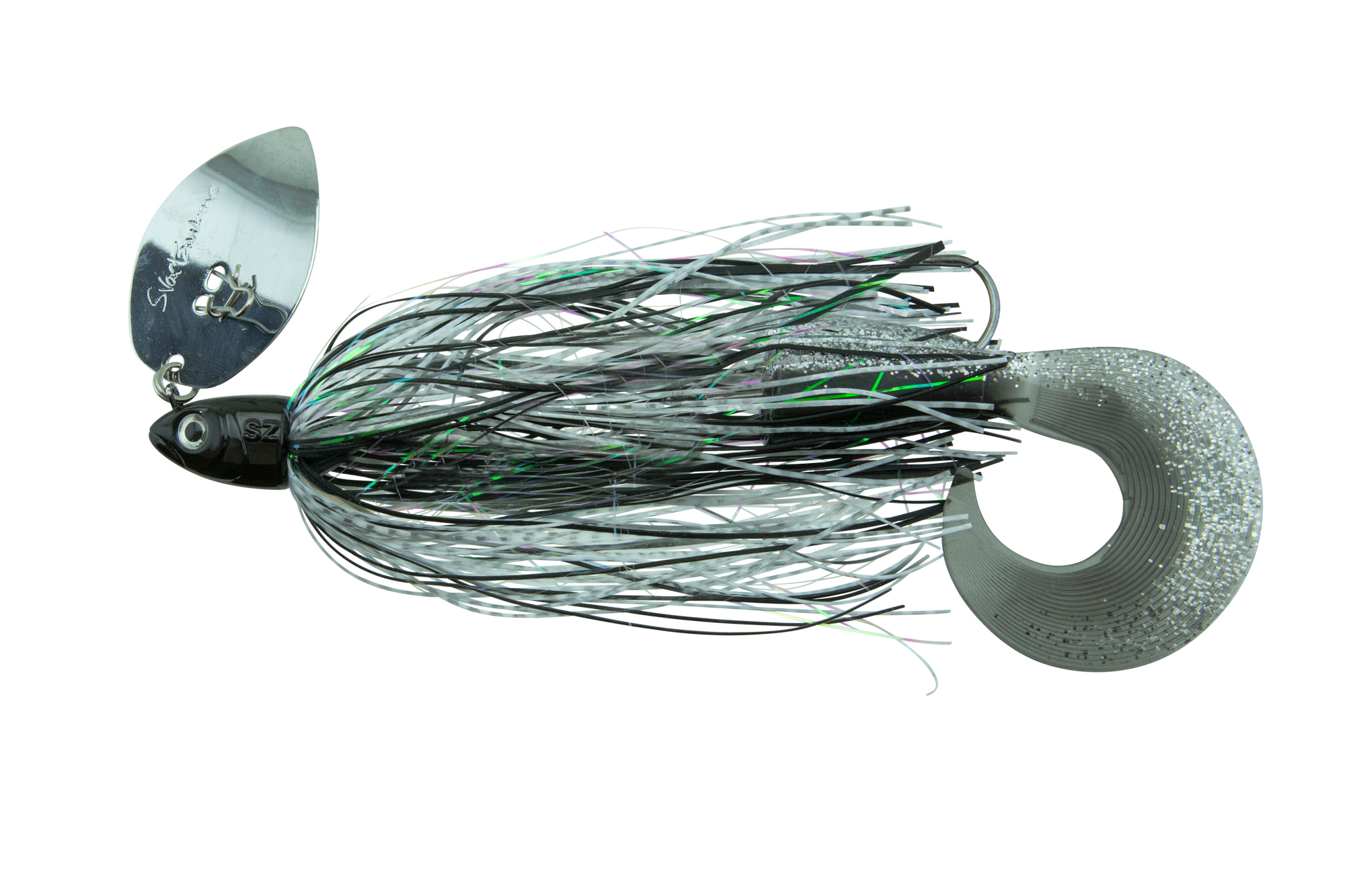 The svartzonker mc shaker pike is a large chatterbait for pike. The large spoon vibrates and knocks away the grass. shad