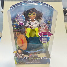 Encanto Mirabel Musical Singing Fashion doll