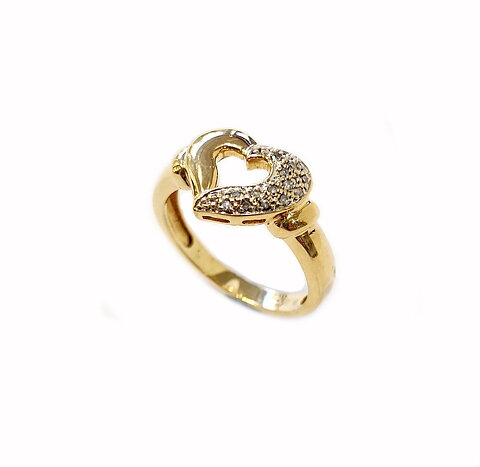 Guldring med diamanter