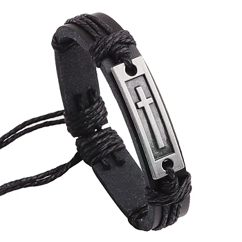 Läderarmband med ett kors i borstad metall