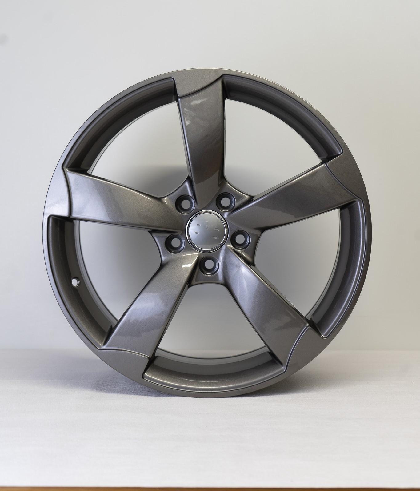 19" TT RS Gloss gunmetal 5x112