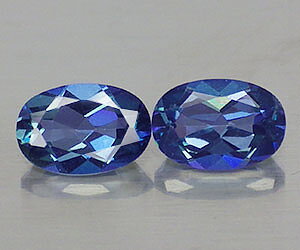 Topacio azul azotico ovalado de 6x4 mm calibrado a juego, peso total 1,20 ct