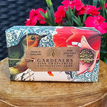 Gardeners Pink Grapefruit Exfolierande Tvål (190 g) – Anniversary