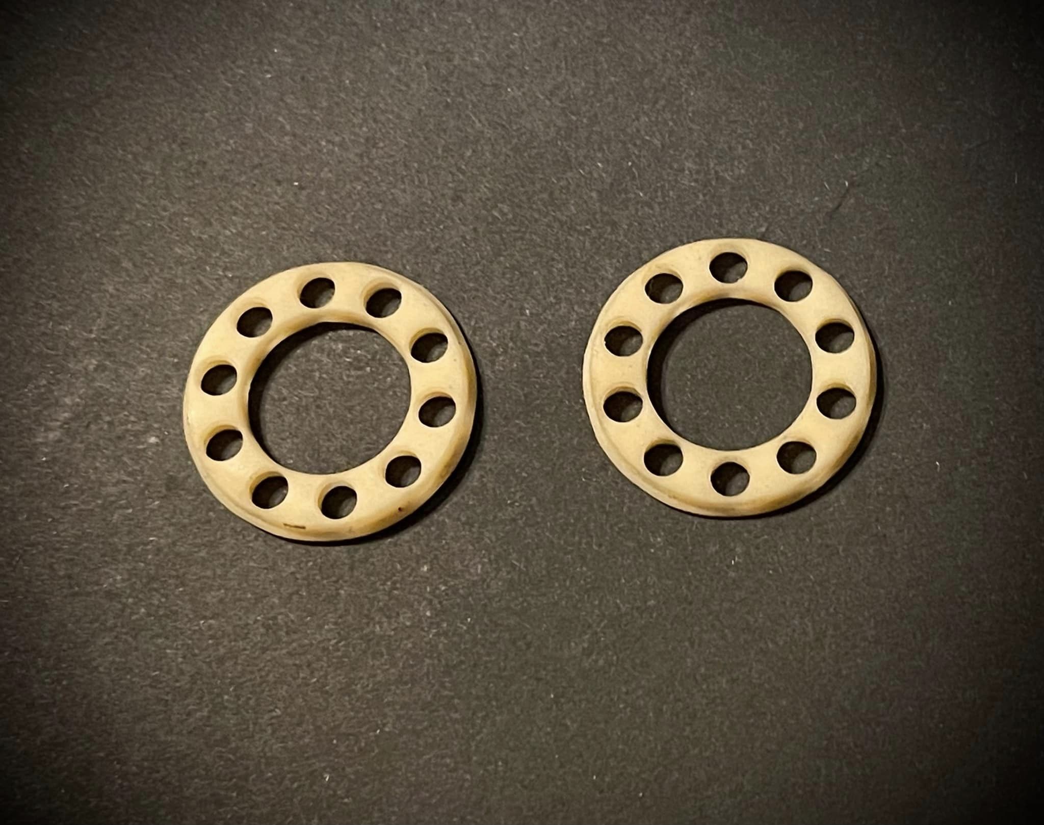 Boltshield to Tamiya rims or equal.  1:14 Resin 2pcs