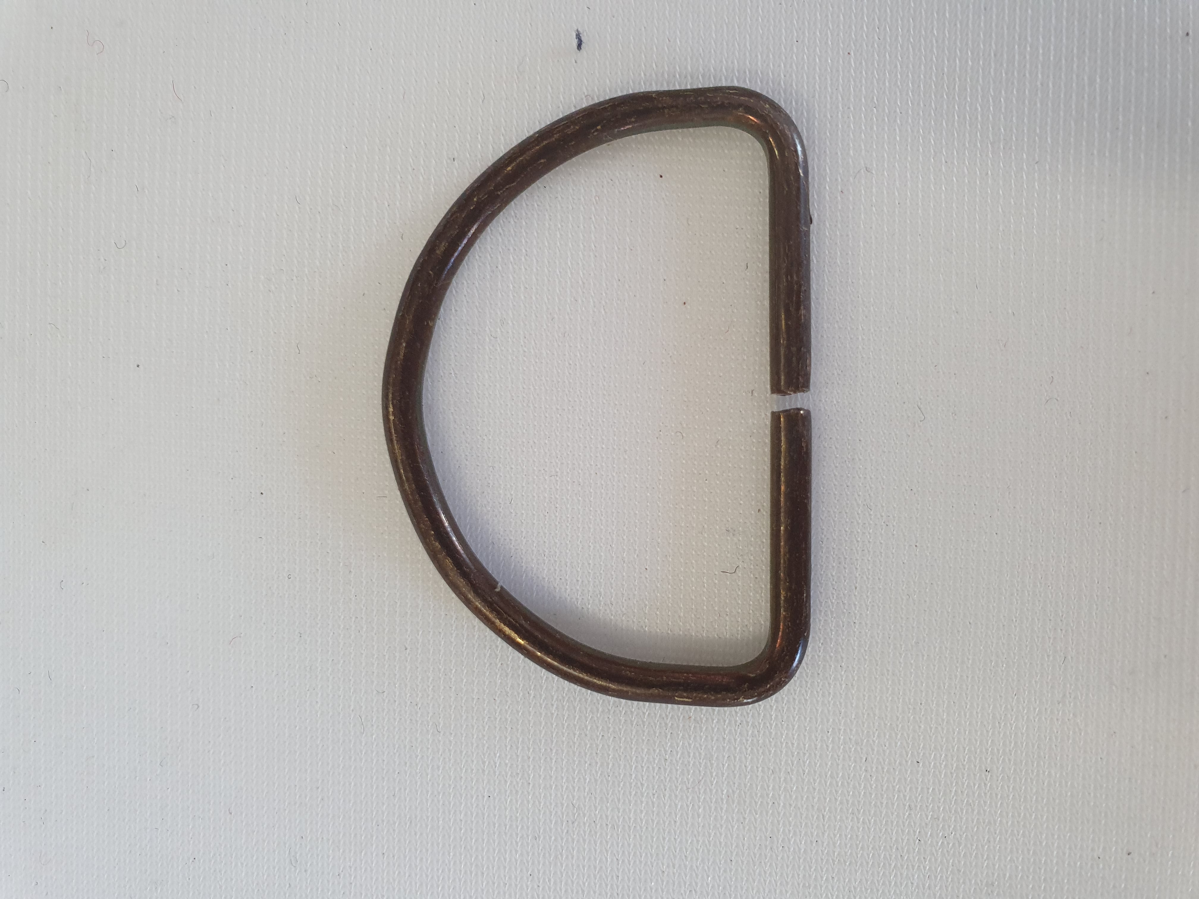 D-ring osvetsad 40x26x3 mm Oxid
