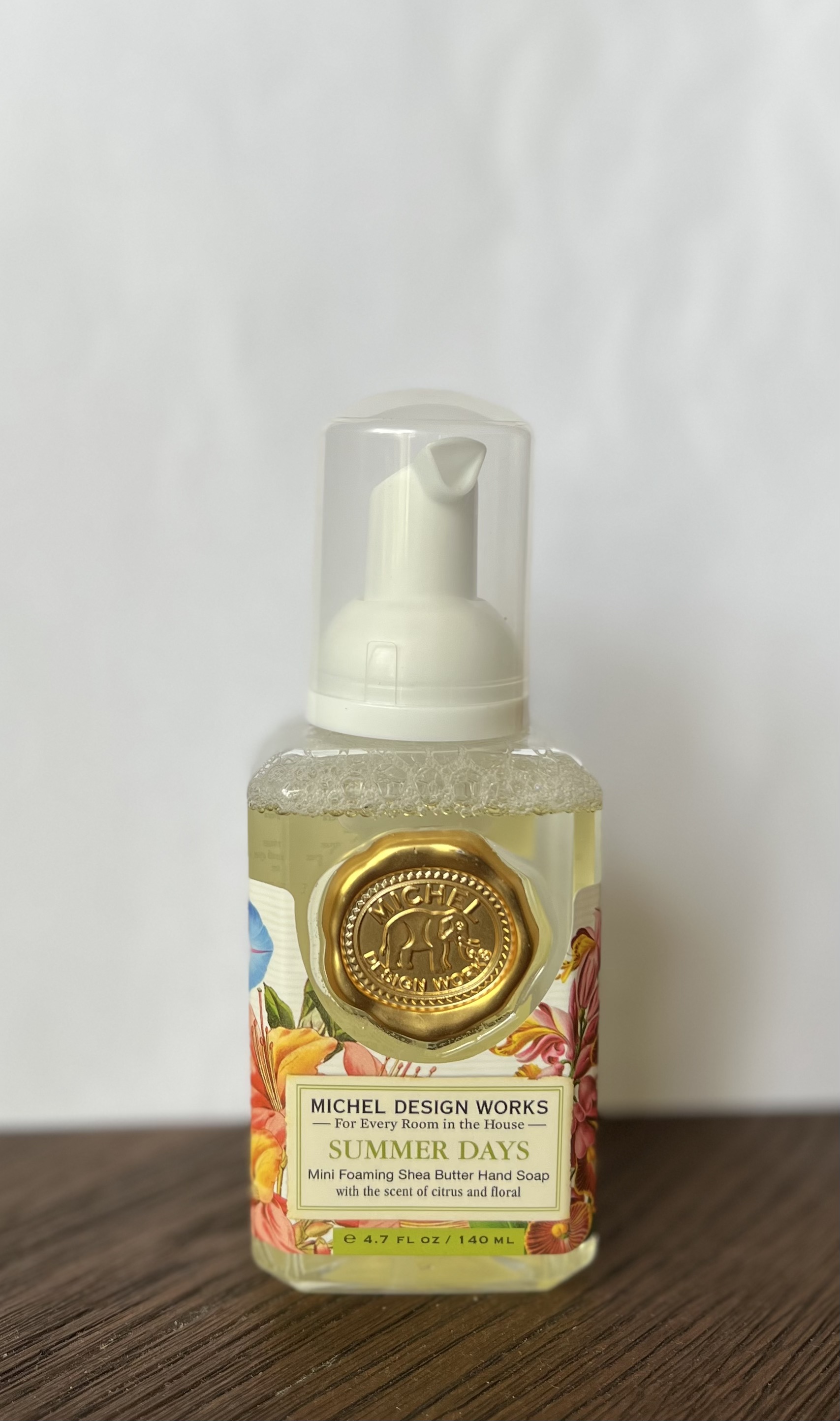 Deborah’s Garden Skumtvål 140 ml – Michel Design Works | Jasmine & Cyklamen