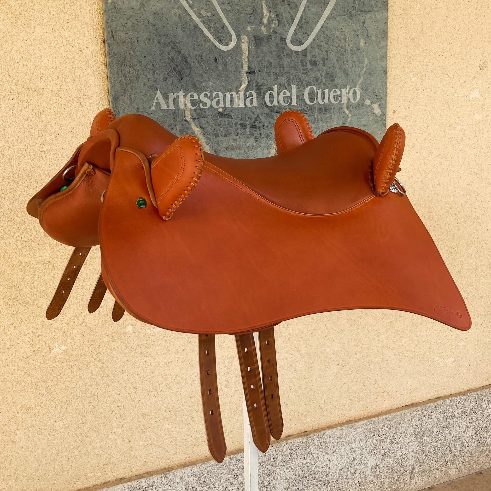 Britannia (Roman saddle)  Marjoman - Hollwood saddle - 11