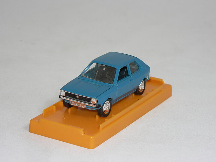 VW Polo  1975   1:43  Schuco
