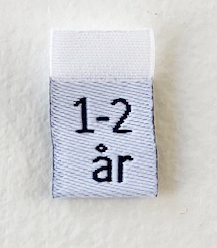 White woven folded sizelabel  1-2 år