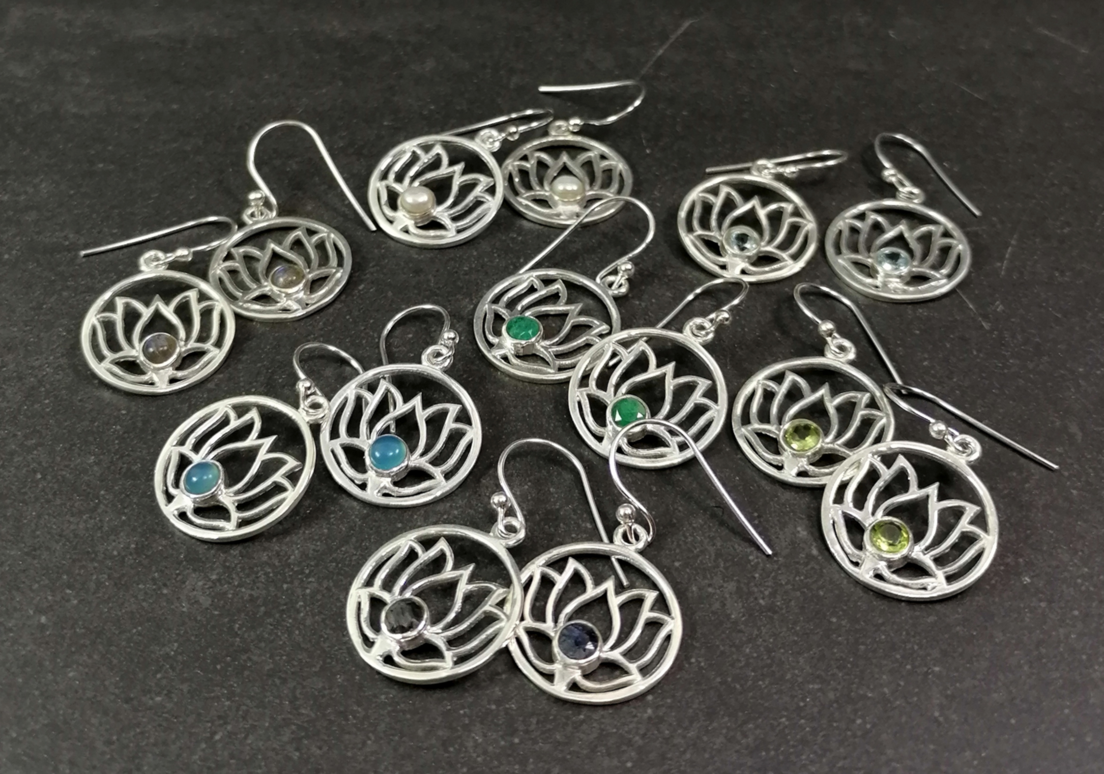 Silver Örhängen Lotus med Cabochon 