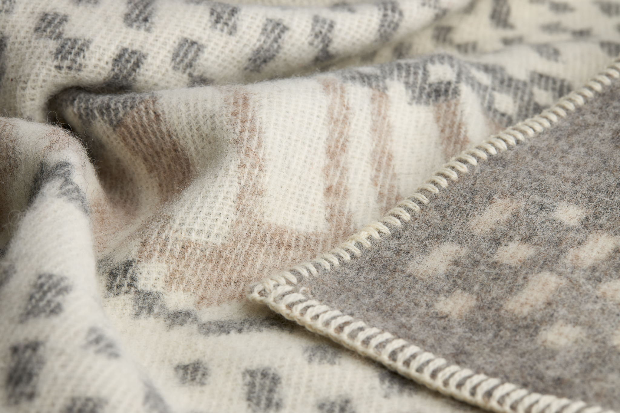 SKAFTÖ SNÖ,  BABY WOOLBLANKET, 65x90cm - 2