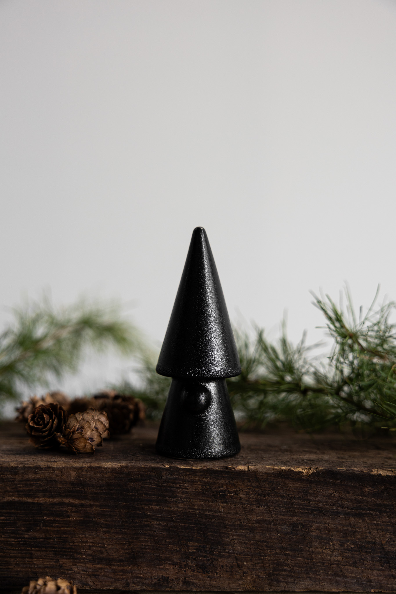 Evert tomte svart liten 10 cm