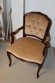 Stilstol i beige sammet