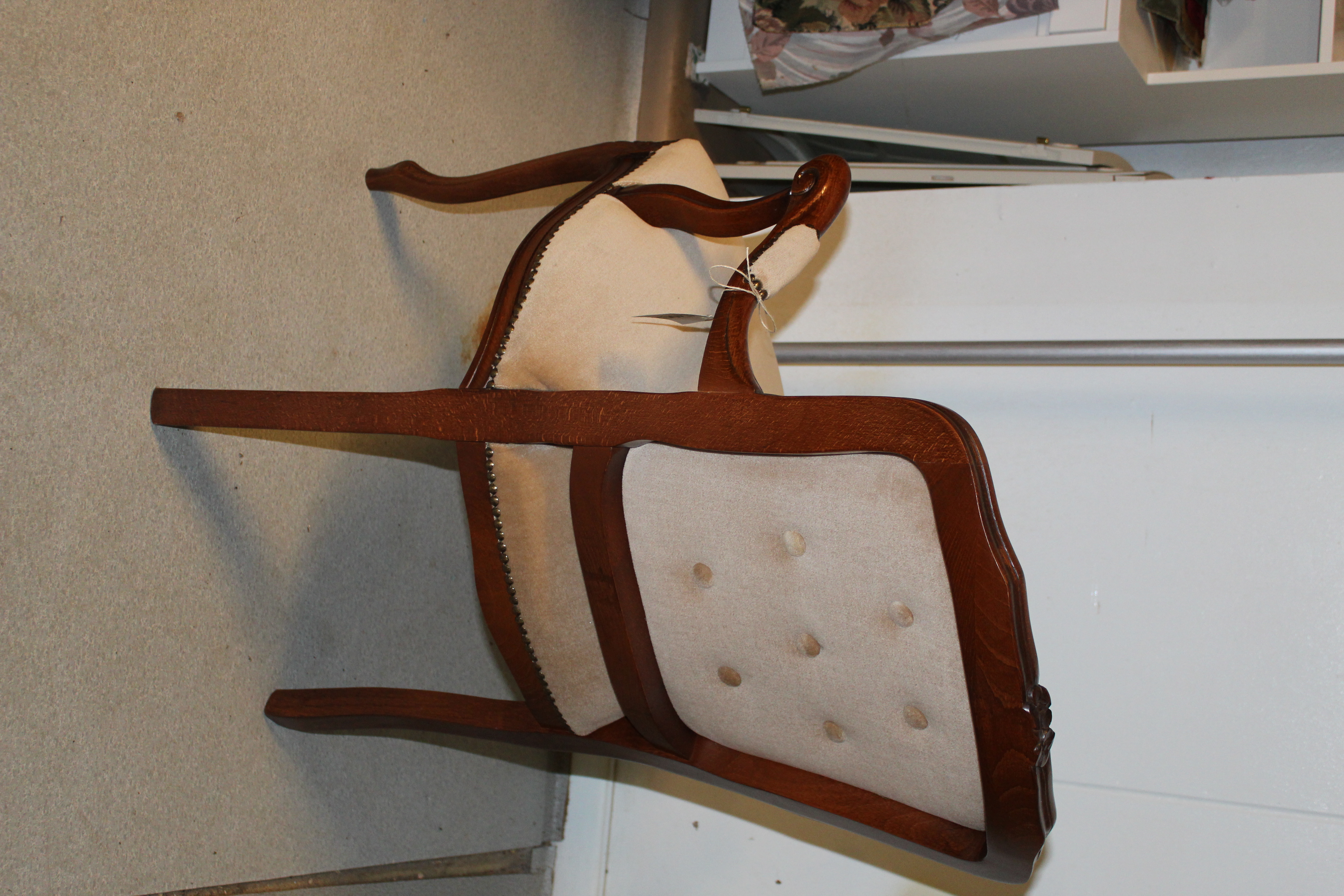Stilstol i beige sammet - 2