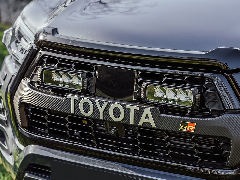 Toyota Hilux 2023+ (GR Sport) Lazer Led-Grillkit Triple-R 750 Elite - 2