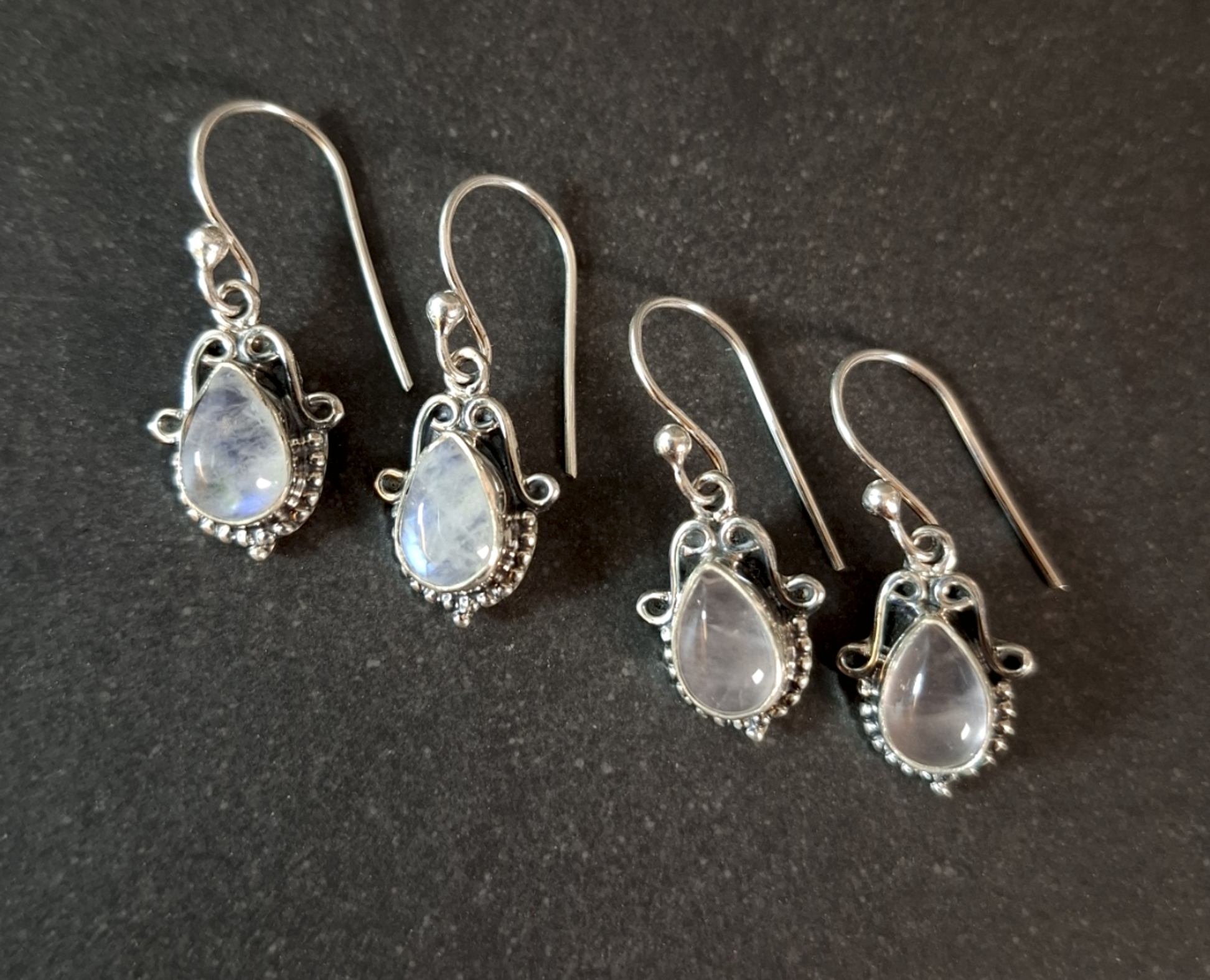 Örhängen i Silver med Cabochon