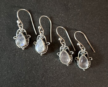 Örhängen i Silver med Cabochon