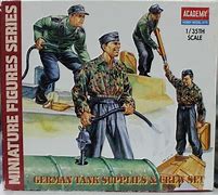 German Tank Supplies & Crew Set  1:35  Academy