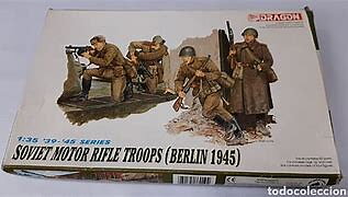 Soviet Motor Rifle Troops  1:35  Dragon