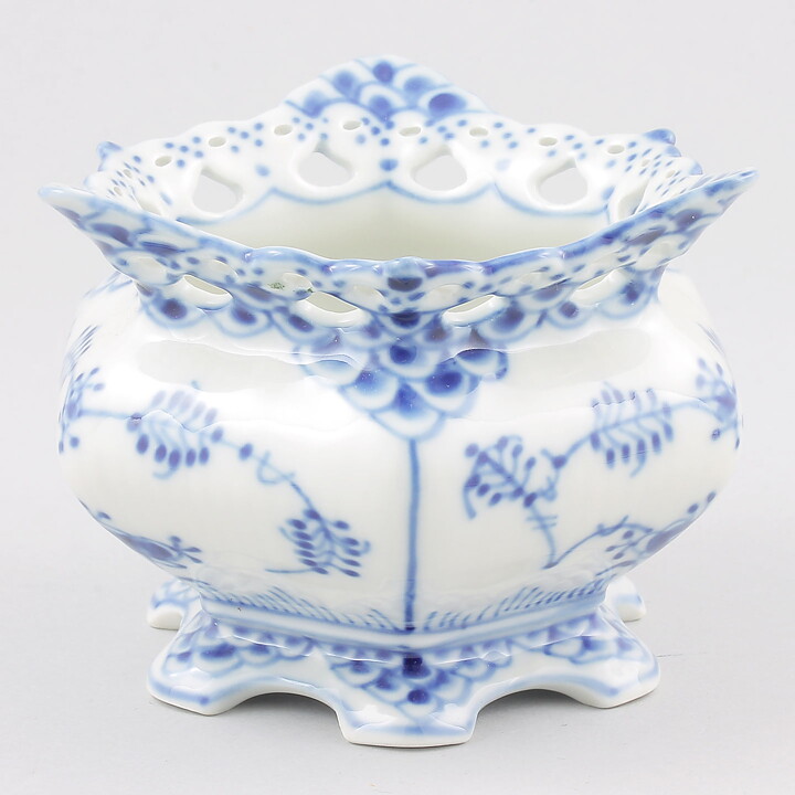 Royal Copenhagen (Blue Fluted 20th Century) Full Lace Bowl 11 cm #1112