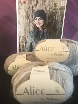 Garnkit till pannband och halskrage i alpakkagarn.