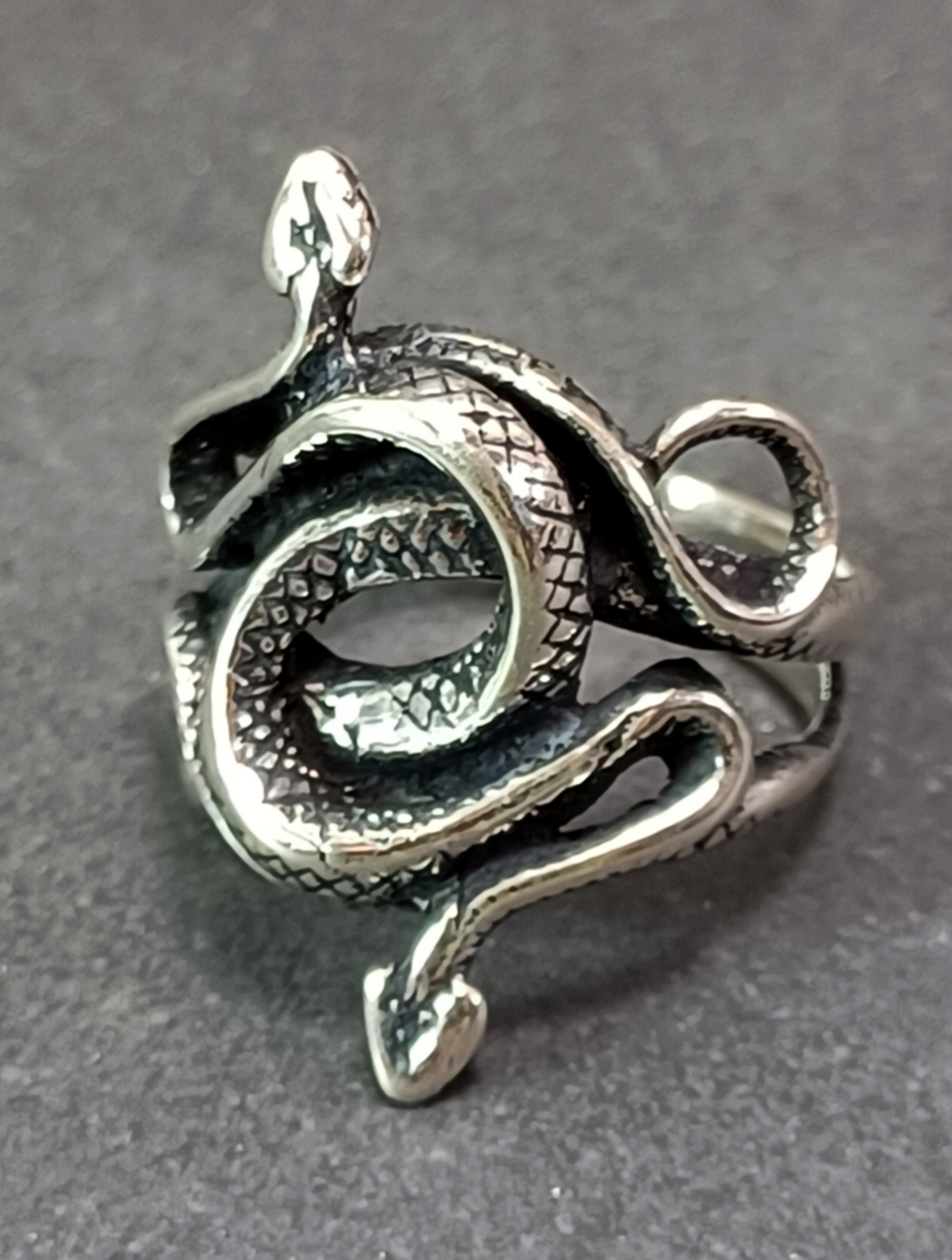 Ring i Silver - Ormar